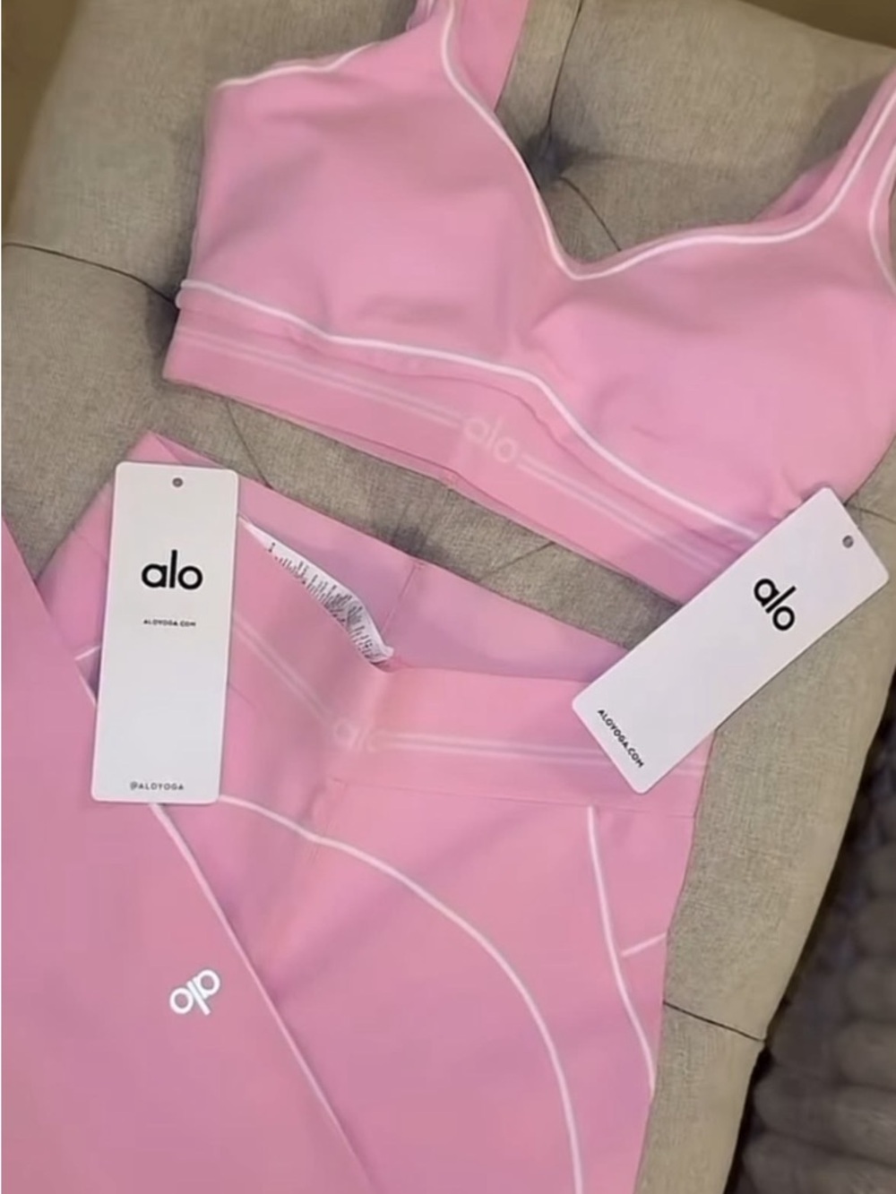 ALO Yoga Pink Seamless Sports Bra & Legging Set